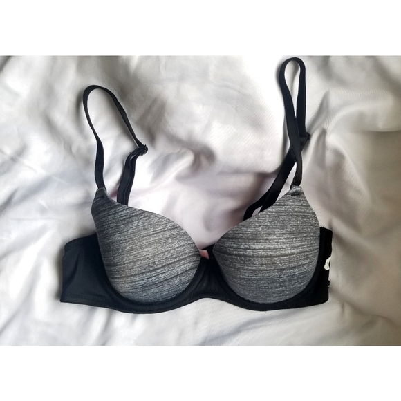 VS Pink Bra - Picture 5 of 6